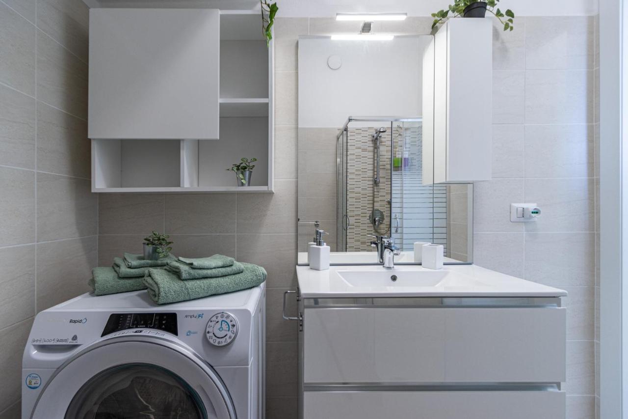 Apartament Monza-Station Wi-Fi E Smart-Tv. Zewnętrze zdjęcie