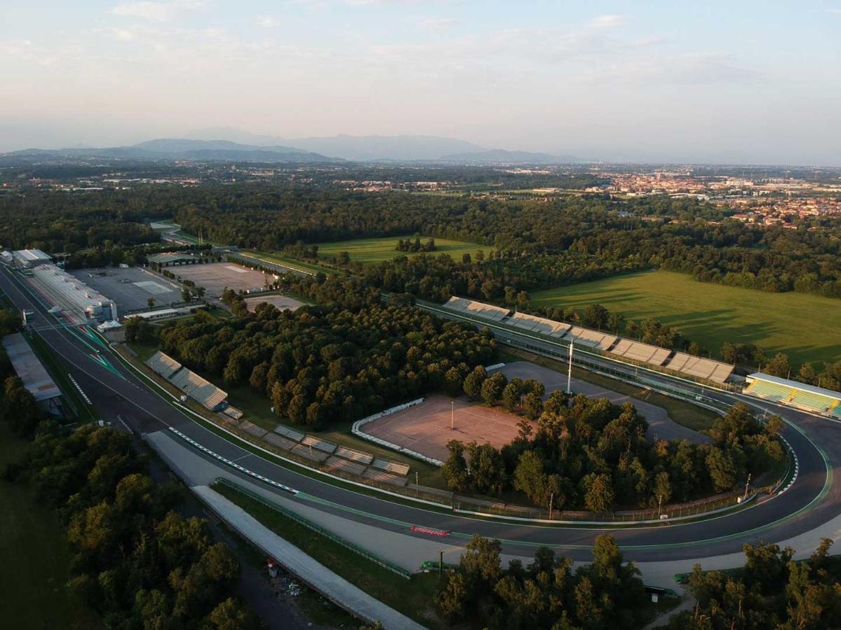 Apartament Monza-Station Wi-Fi E Smart-Tv. Zewnętrze zdjęcie