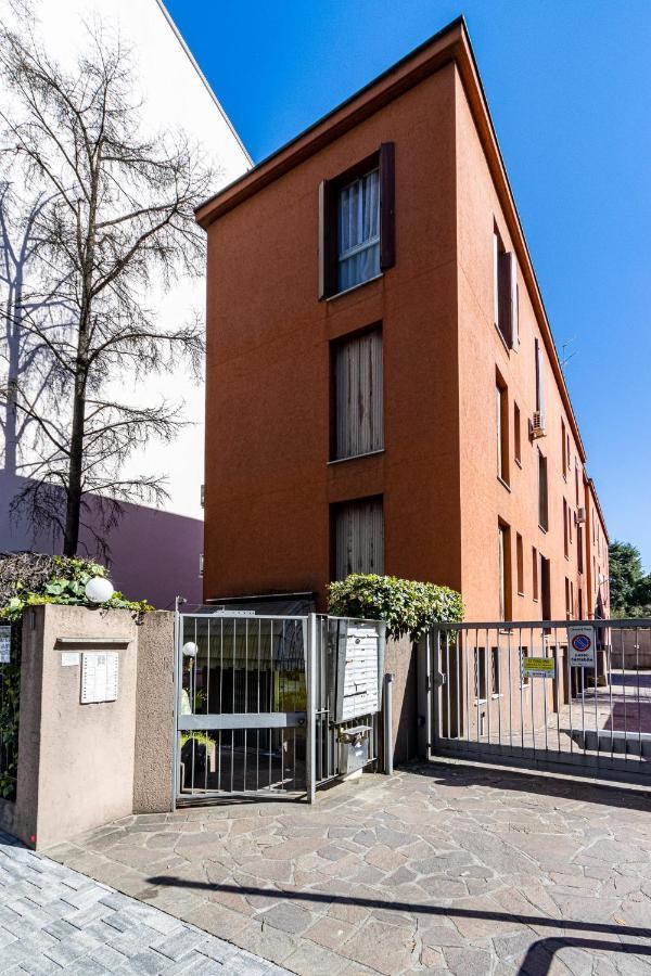 Apartament Monza-Station Wi-Fi E Smart-Tv. Zewnętrze zdjęcie
